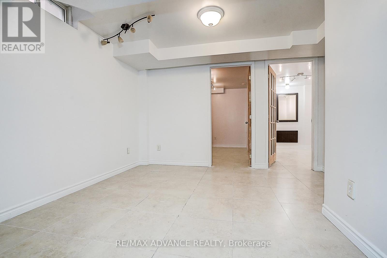 140 Vanguard Road W, Vaughan, Ontario  L4K 5G8 - Photo 38 - N12950968