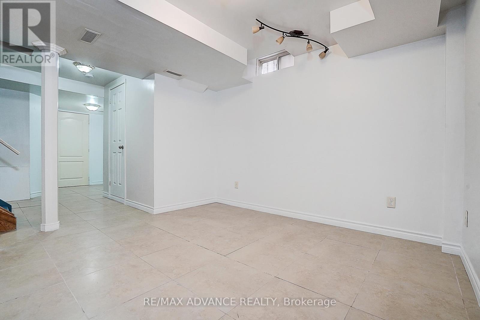 140 Vanguard Road W, Vaughan, Ontario  L4K 5G8 - Photo 39 - N12950968