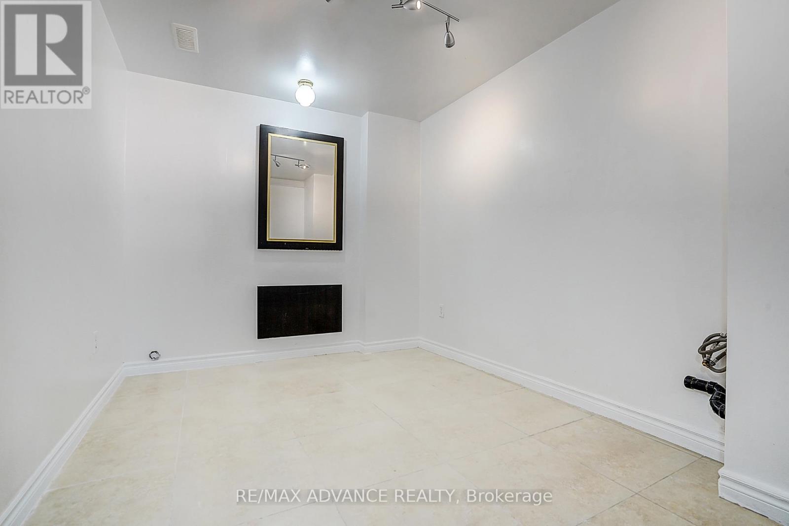 140 Vanguard Road W, Vaughan, Ontario  L4K 5G8 - Photo 40 - N12950968