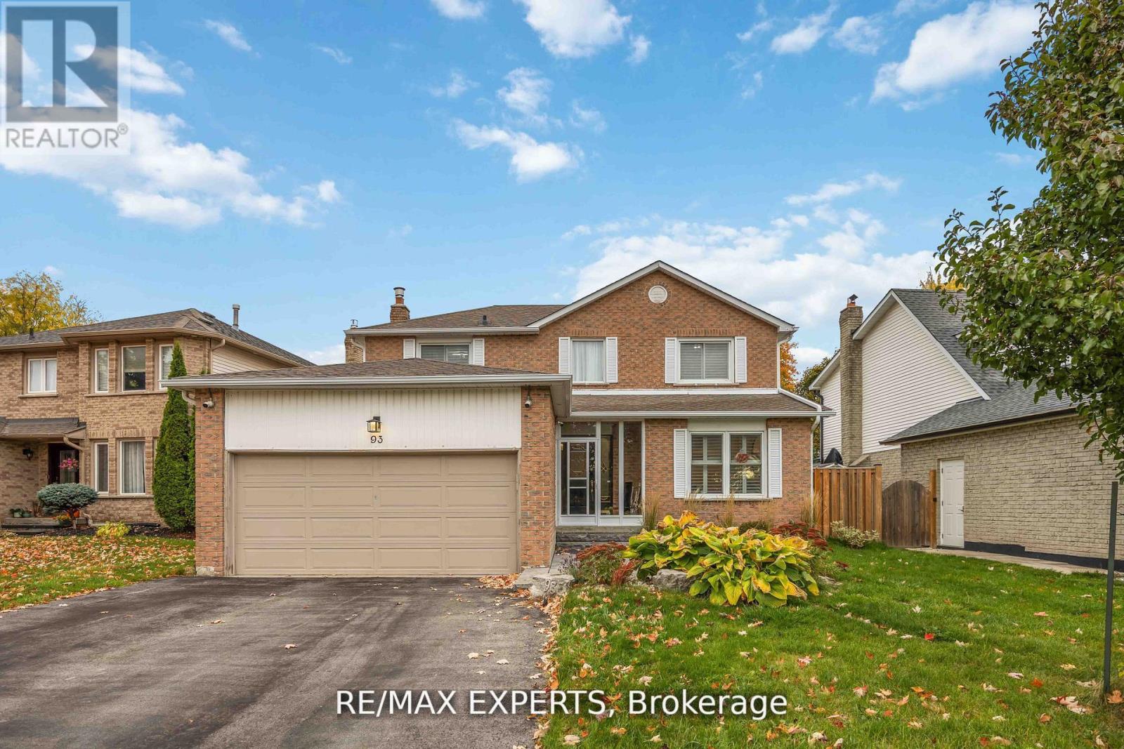 93 STIVER DRIVE, Newmarket, Ontario