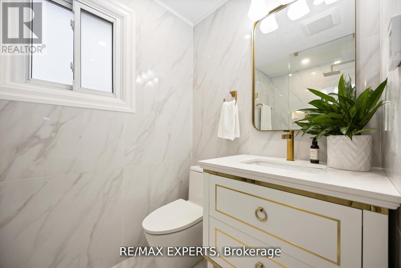 93 Stiver Drive, Newmarket, Ontario  L3Y 7W2 - Photo 17 - N12950976