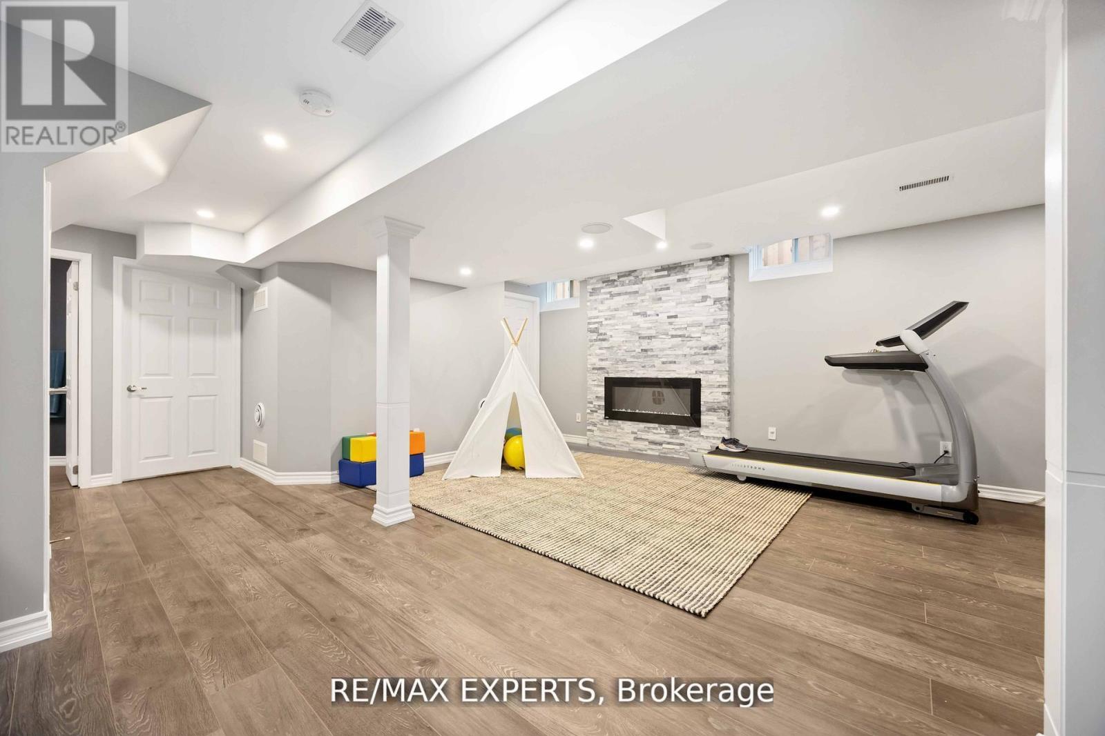 93 Stiver Drive, Newmarket, Ontario  L3Y 7W2 - Photo 22 - N12950976