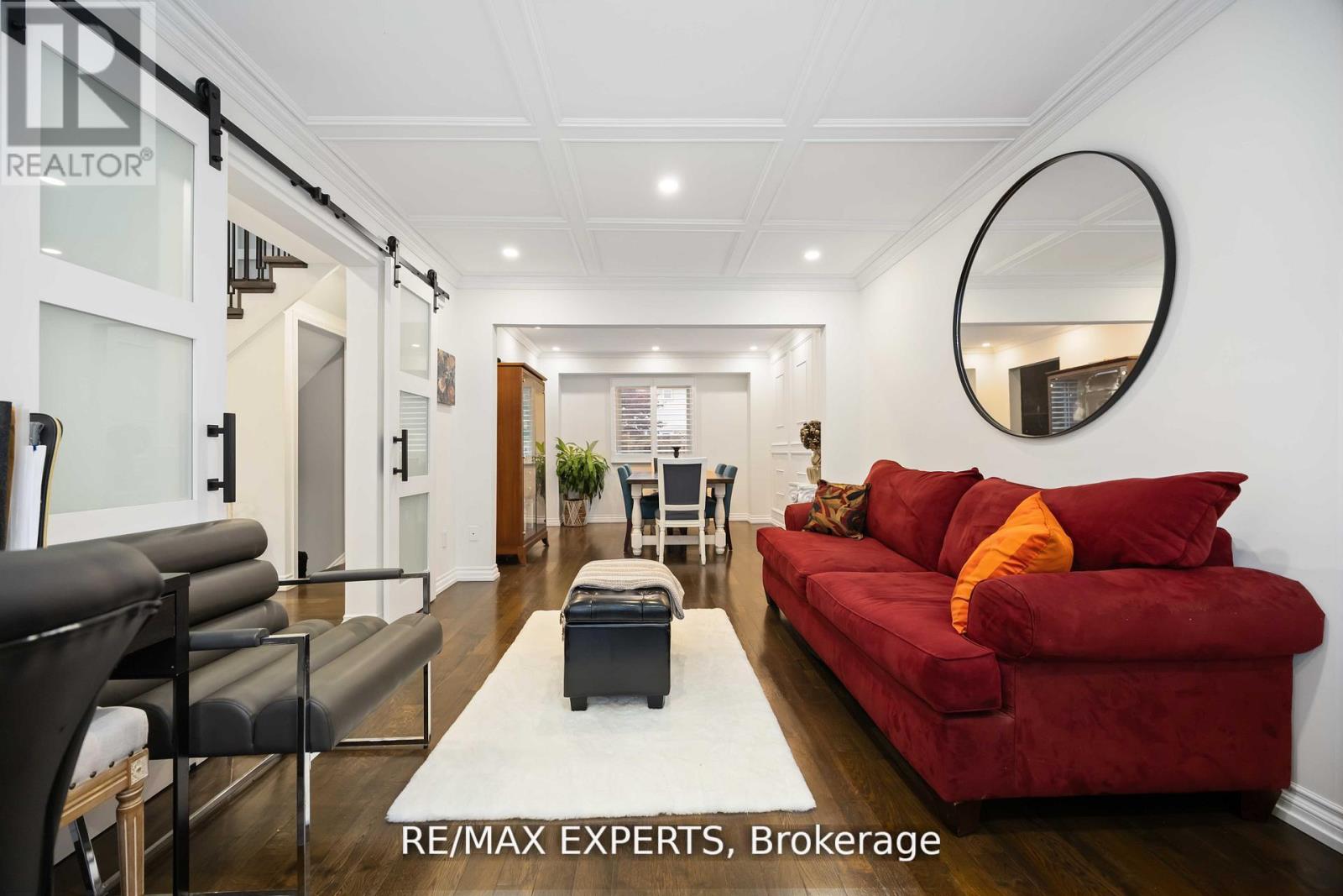 93 Stiver Drive, Newmarket, Ontario  L3Y 7W2 - Photo 6 - N12950976