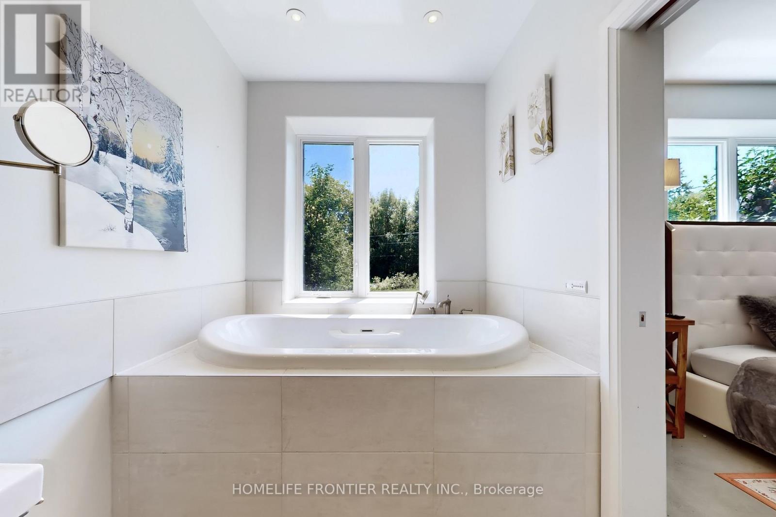 44 Irving Drive, Georgina, Ontario  L0E 1N0 - Photo 23 - N12950982