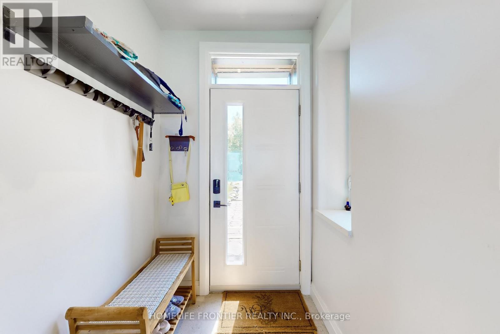 44 Irving Drive, Georgina, Ontario  L0E 1N0 - Photo 6 - N12950982