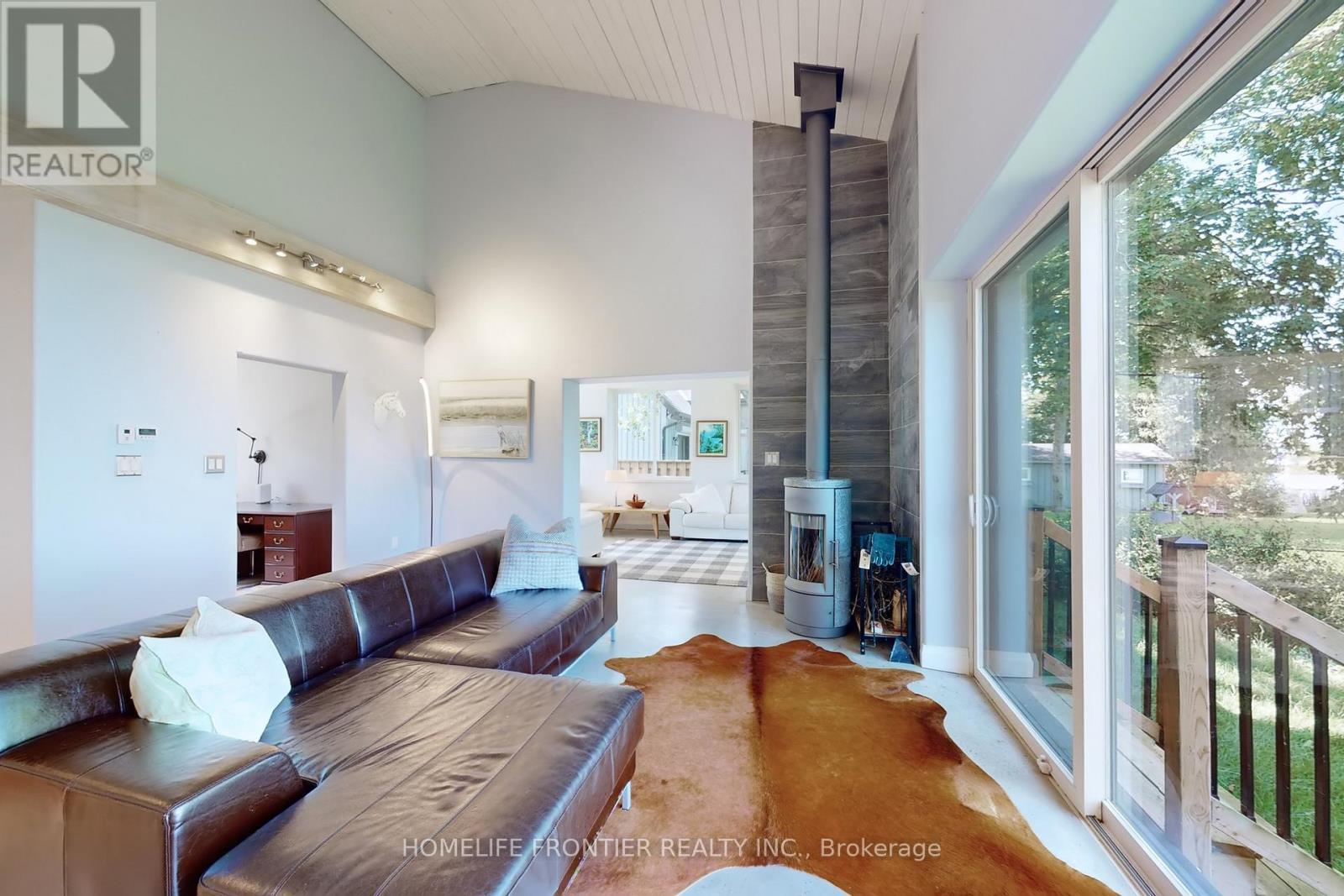 44 Irving Drive, Georgina, Ontario  L0E 1N0 - Photo 8 - N12950982