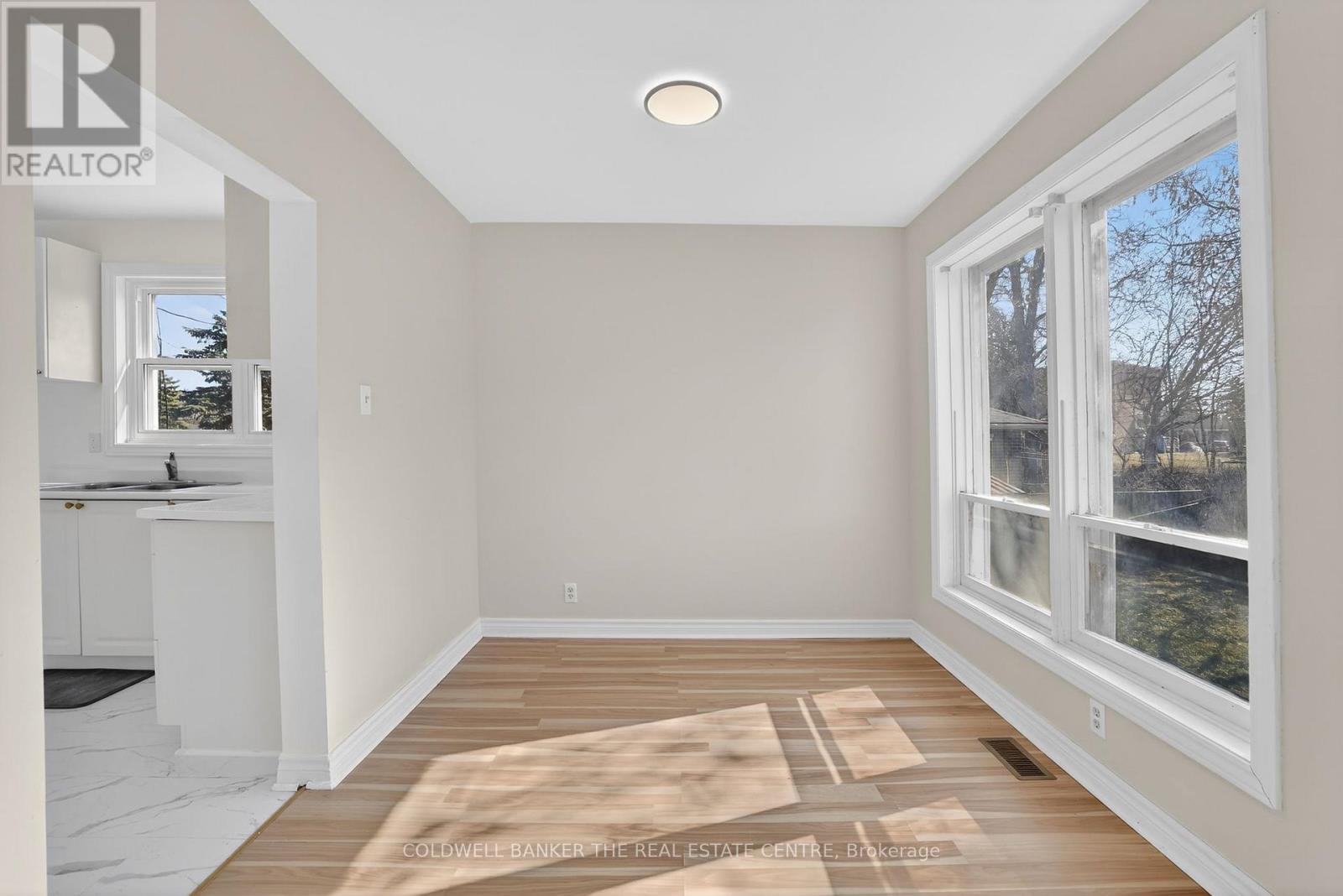 226 Septonne Avenue, Newmarket, Ontario  L3Y 2W6 - Photo 11 - N12951032