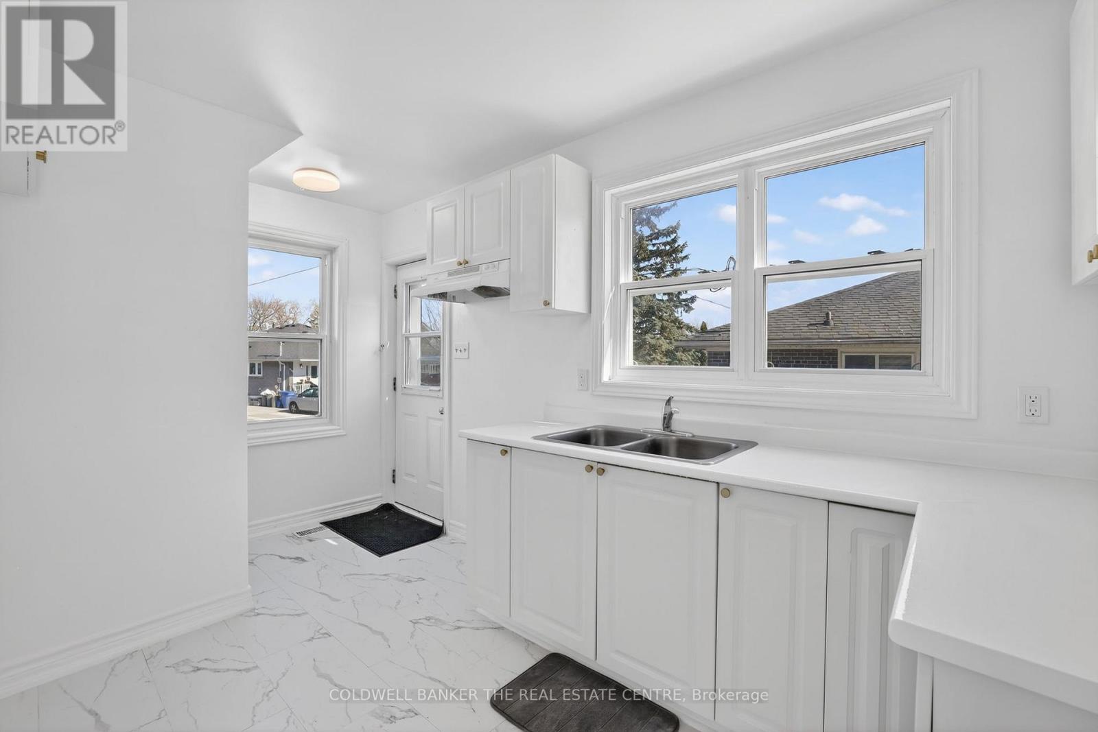 226 Septonne Avenue, Newmarket, Ontario  L3Y 2W6 - Photo 12 - N12951032