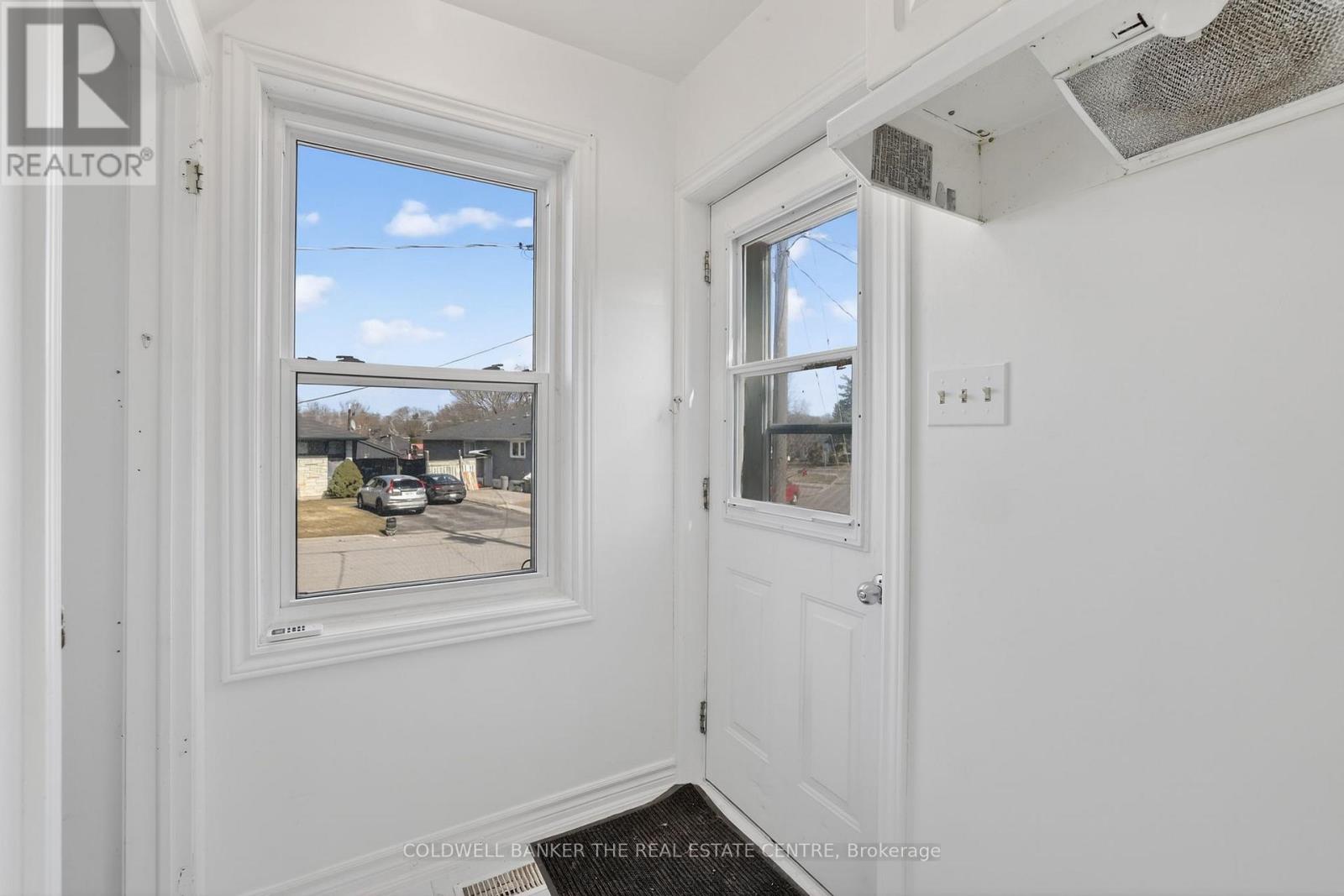 226 Septonne Avenue, Newmarket, Ontario  L3Y 2W6 - Photo 15 - N12951032