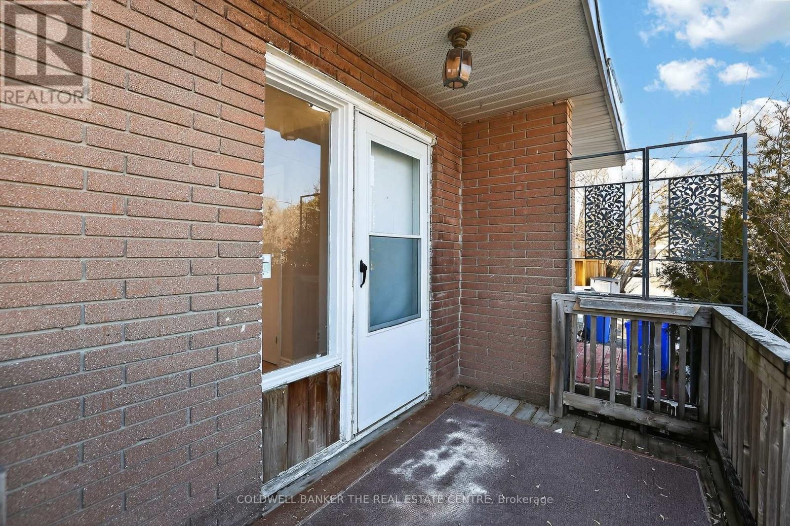 226 Septonne Avenue, Newmarket, Ontario  L3Y 2W6 - Photo 3 - N12951032