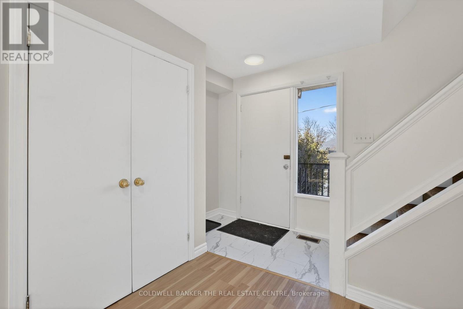 226 Septonne Avenue, Newmarket, Ontario  L3Y 2W6 - Photo 5 - N12951032