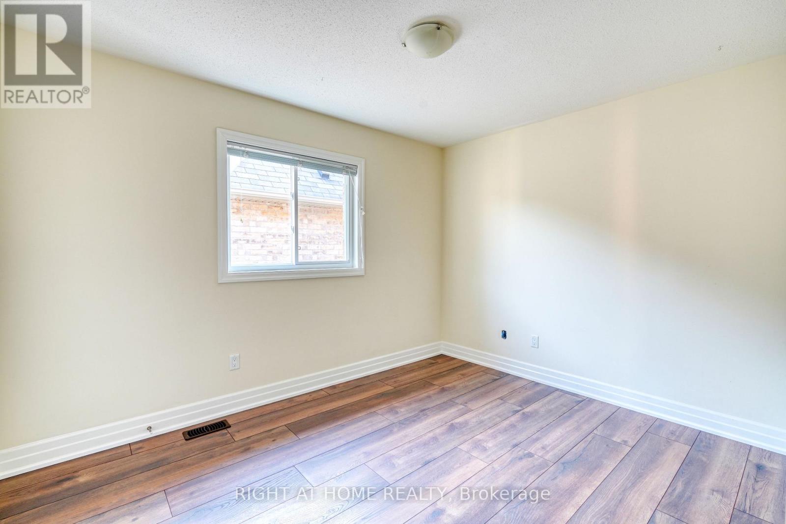 17 Mercury Avenue, Georgina, Ontario  L4P 0H1 - Photo 36 - N12951050