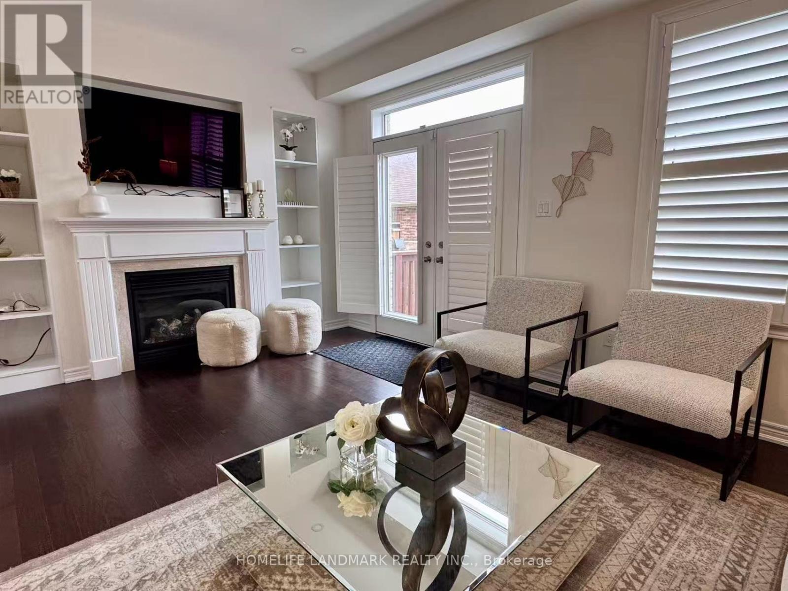 97 Cornwall Drive, Markham, Ontario  L6B 0Y8 - Photo 4 - N12951084