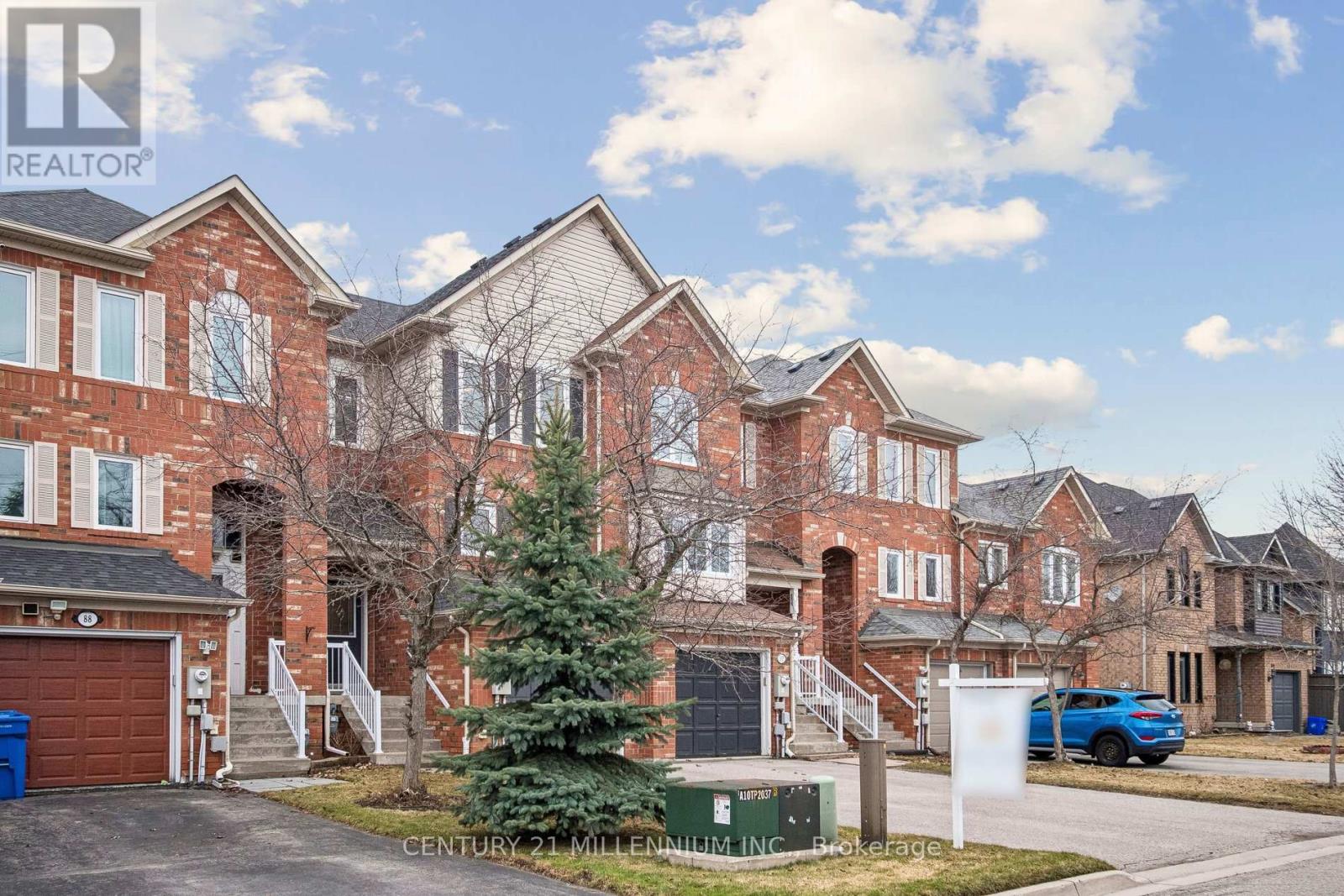 90 Baywell Crescent, Aurora, Ontario  L4G 7N4 - Photo 2 - N12951128