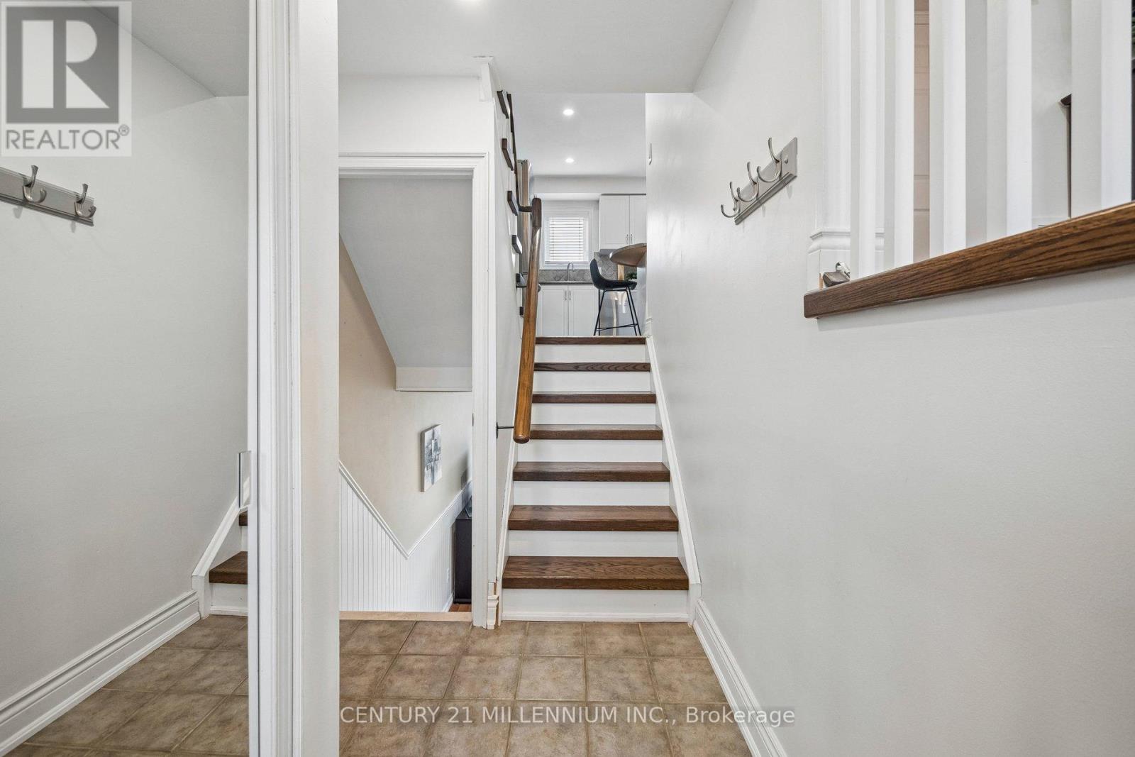 90 Baywell Crescent, Aurora, Ontario  L4G 7N4 - Photo 7 - N12951128