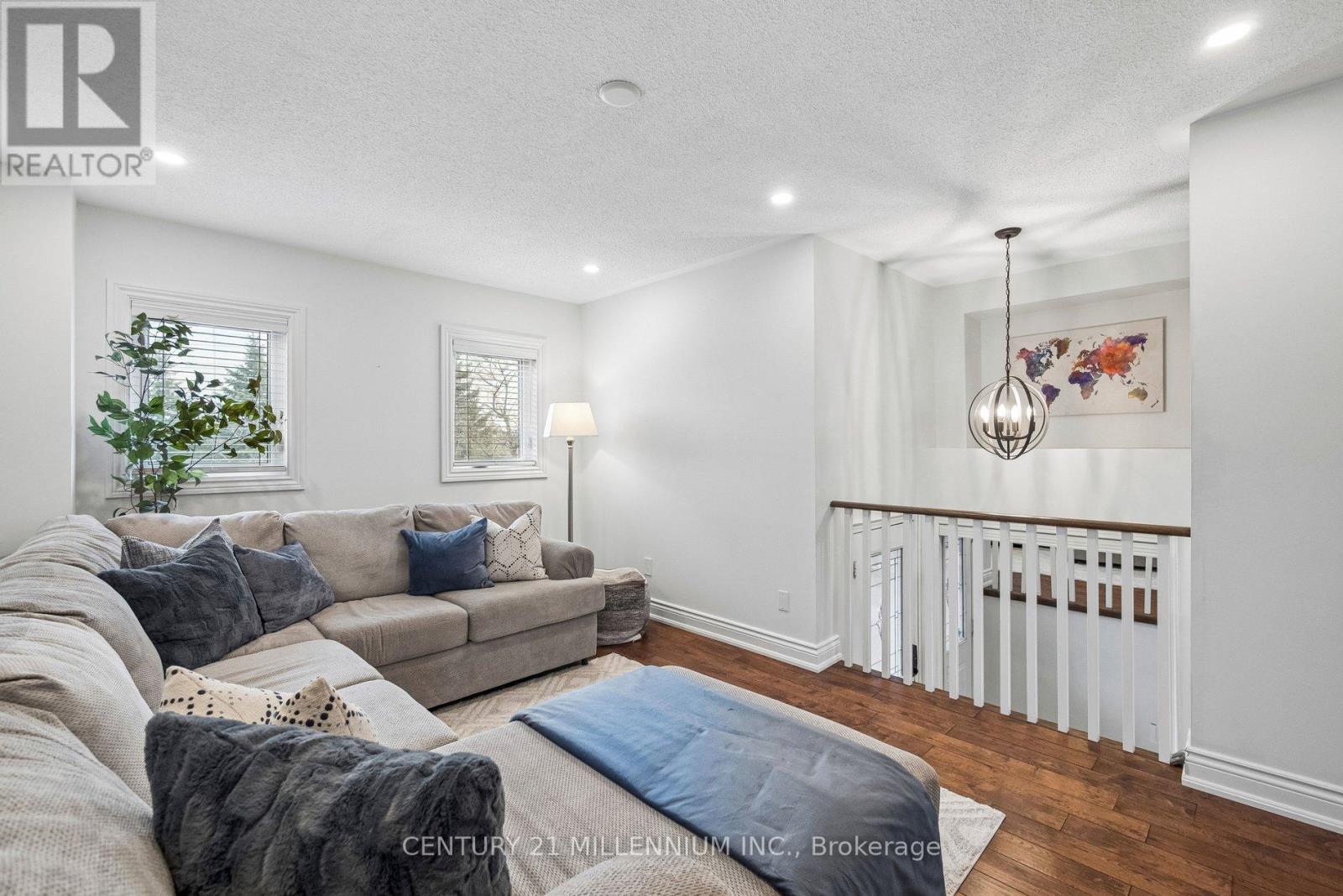 90 Baywell Crescent, Aurora, Ontario  L4G 7N4 - Photo 9 - N12951128