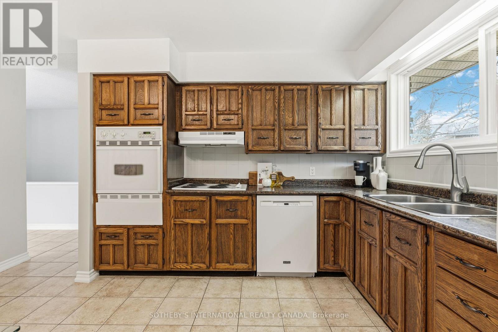 43 Northwood Road, Georgina, Ontario  L0E 1R0 - Photo 16 - N12951192