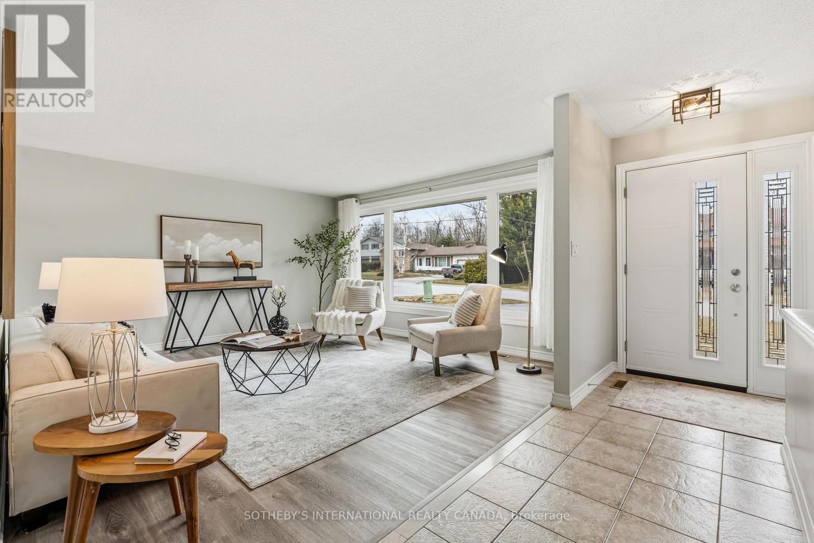 43 Northwood Road, Georgina, Ontario  L0E 1R0 - Photo 4 - N12951192