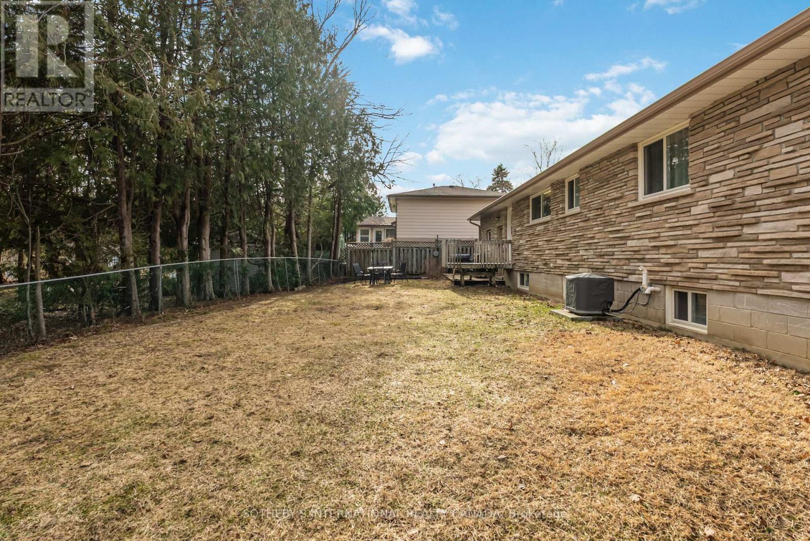 43 Northwood Road, Georgina, Ontario  L0E 1R0 - Photo 43 - N12951192