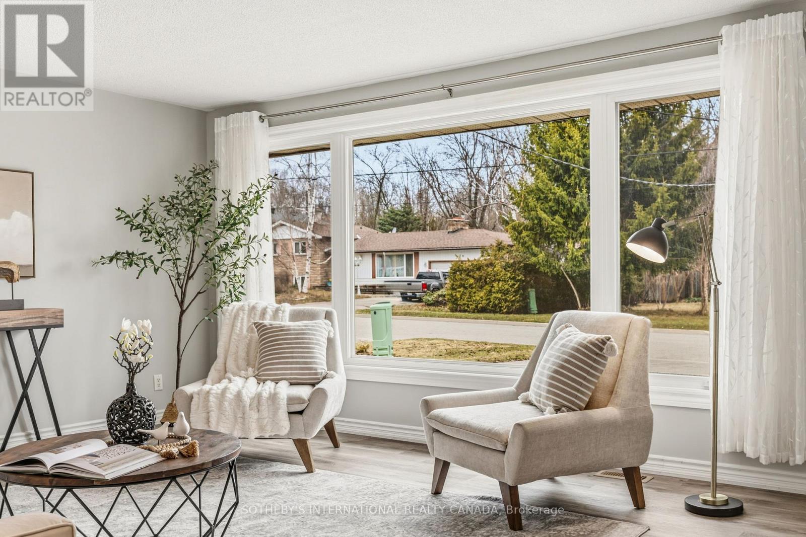 43 Northwood Road, Georgina, Ontario  L0E 1R0 - Photo 6 - N12951192