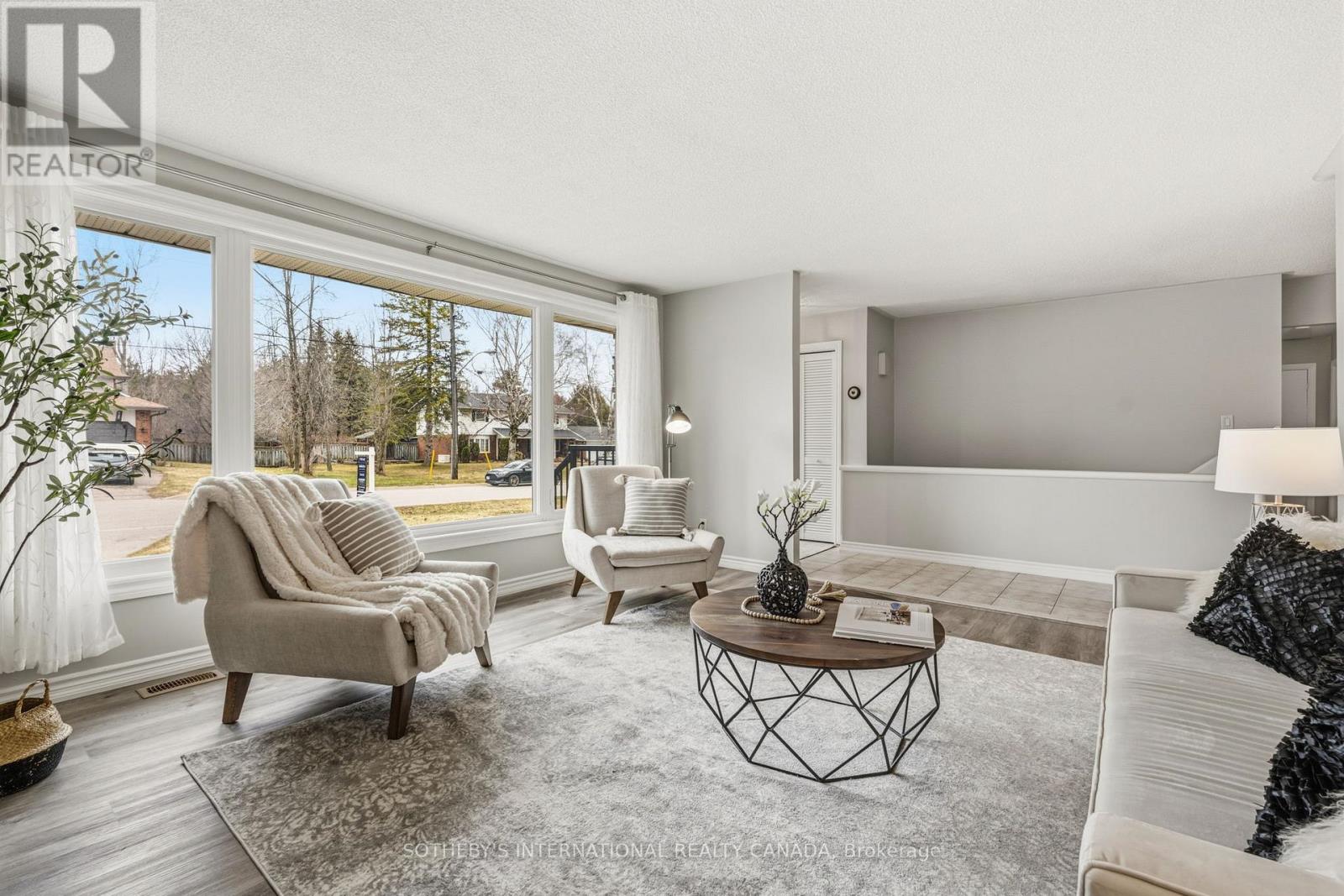 43 Northwood Road, Georgina, Ontario  L0E 1R0 - Photo 8 - N12951192