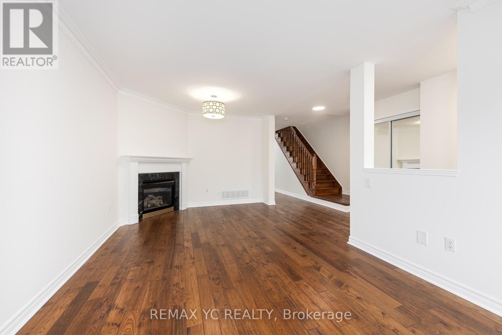 299 Bantry Avenue, Richmond Hill, Ontario  L4B 4M8 - Photo 10 - N12951284