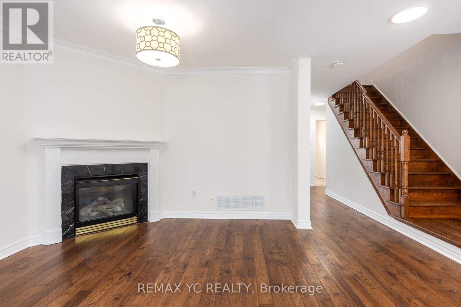 299 Bantry Avenue, Richmond Hill, Ontario  L4B 4M8 - Photo 11 - N12951284