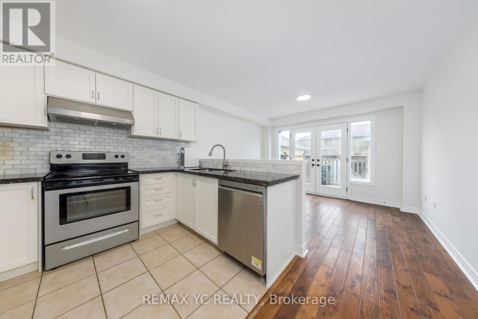 299 Bantry Avenue, Richmond Hill, Ontario  L4B 4M8 - Photo 16 - N12951284