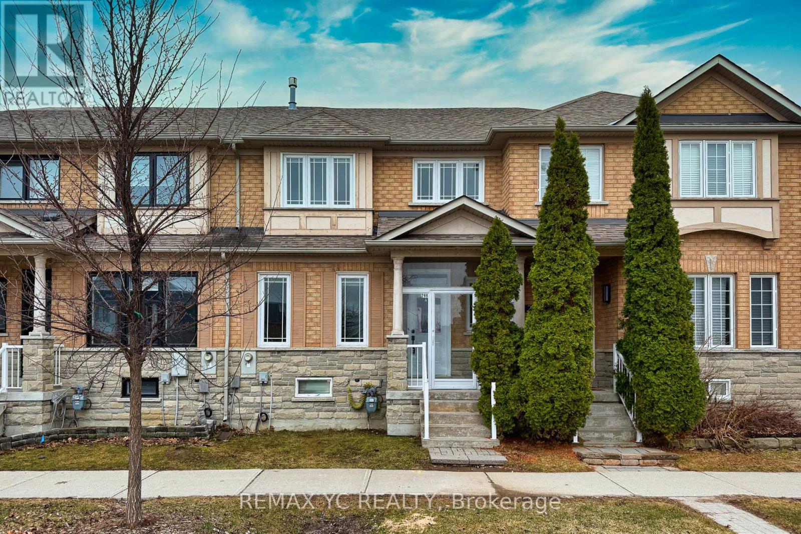 299 Bantry Avenue, Richmond Hill, Ontario  L4B 4M8 - Photo 3 - N12951284