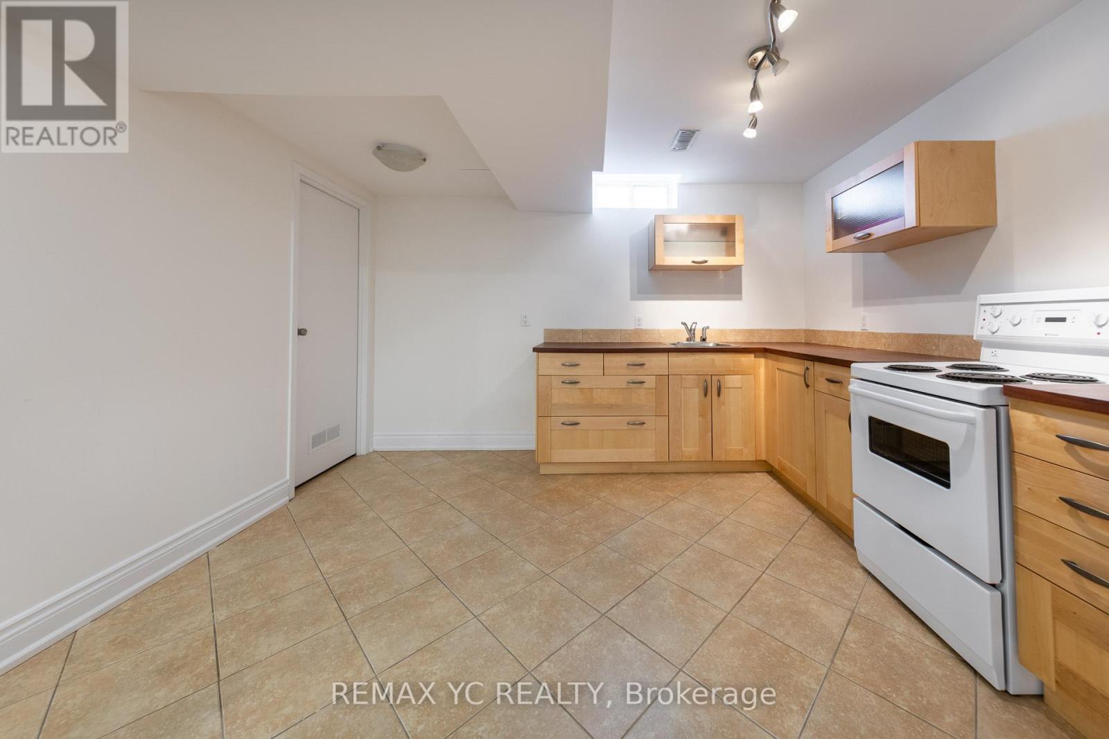 299 Bantry Avenue, Richmond Hill, Ontario  L4B 4M8 - Photo 37 - N12951284