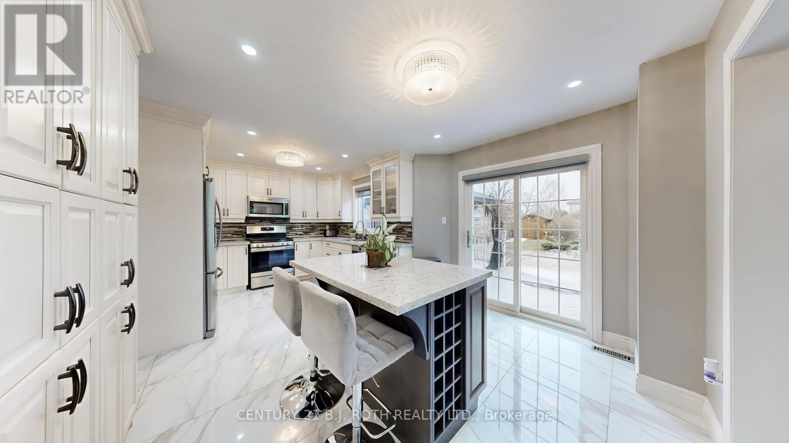 14 Round Leaf Court, Barrie, Ontario  L4N 9N3 - Photo 6 - S12951184