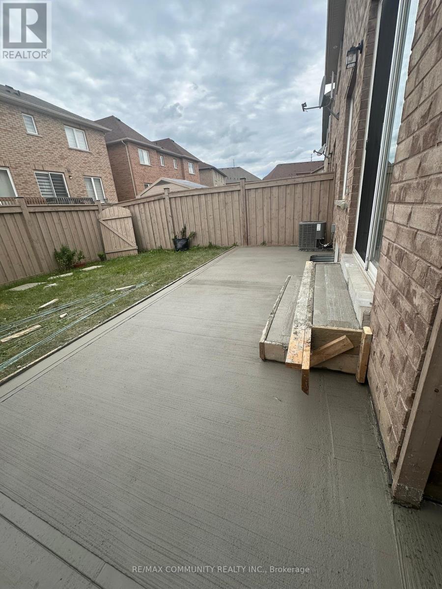 Main - 46 Delambray Street, Brampton, Ontario  K6H 5R6 - Photo 18 - W12946736