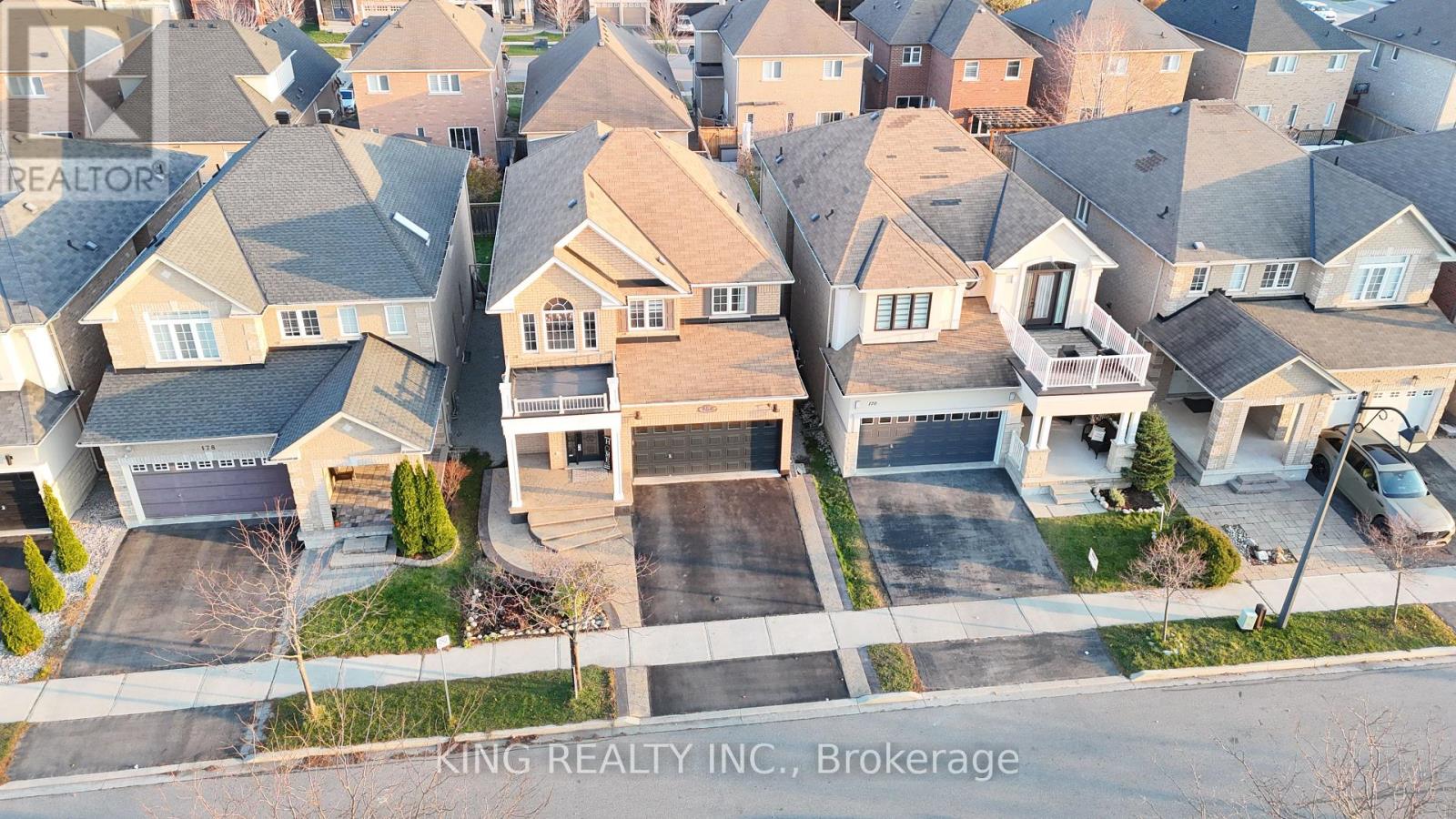 174 Minto Crescent, Milton, Ontario  L9T 7P5 - Photo 2 - W12950946