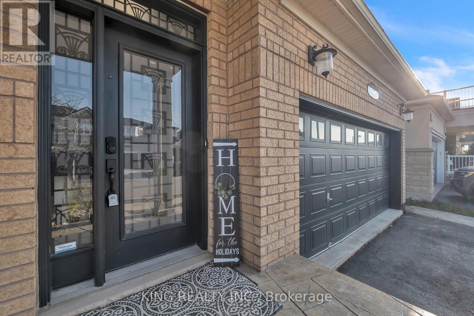 174 Minto Crescent, Milton, Ontario  L9T 7P5 - Photo 3 - W12950946