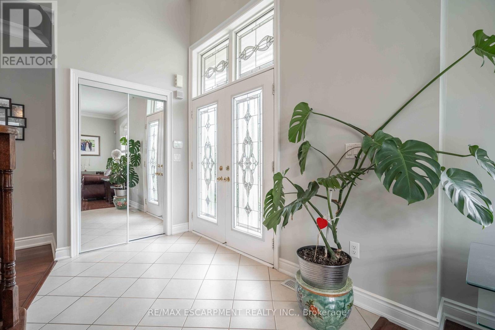 3220 Sorrento Crescent, Burlington, Ontario  L7M 0N4 - Photo 5 - W12950950