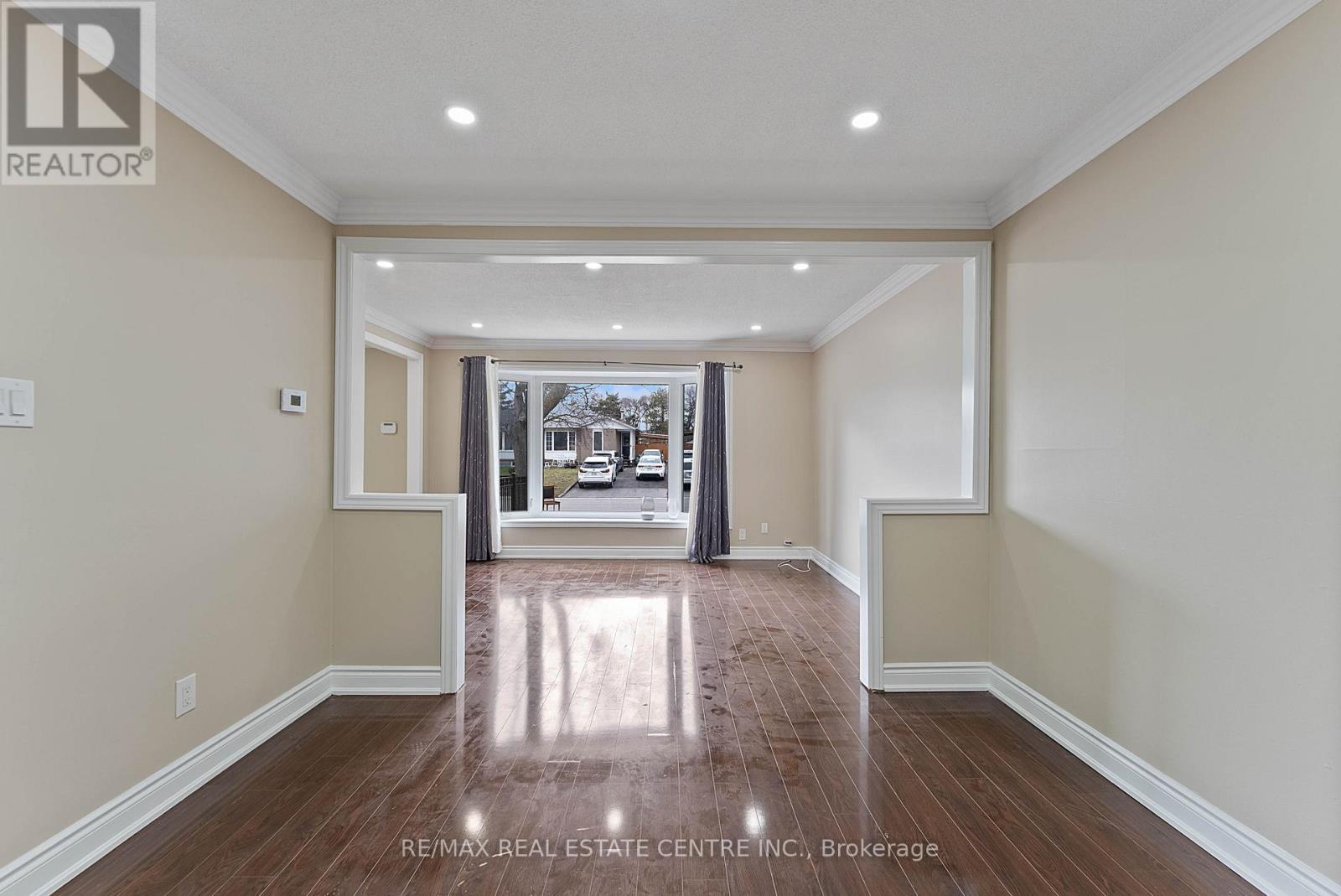 62 Flamingo Crescent, Brampton, Ontario  L6T 2G5 - Photo 11 - W12950994