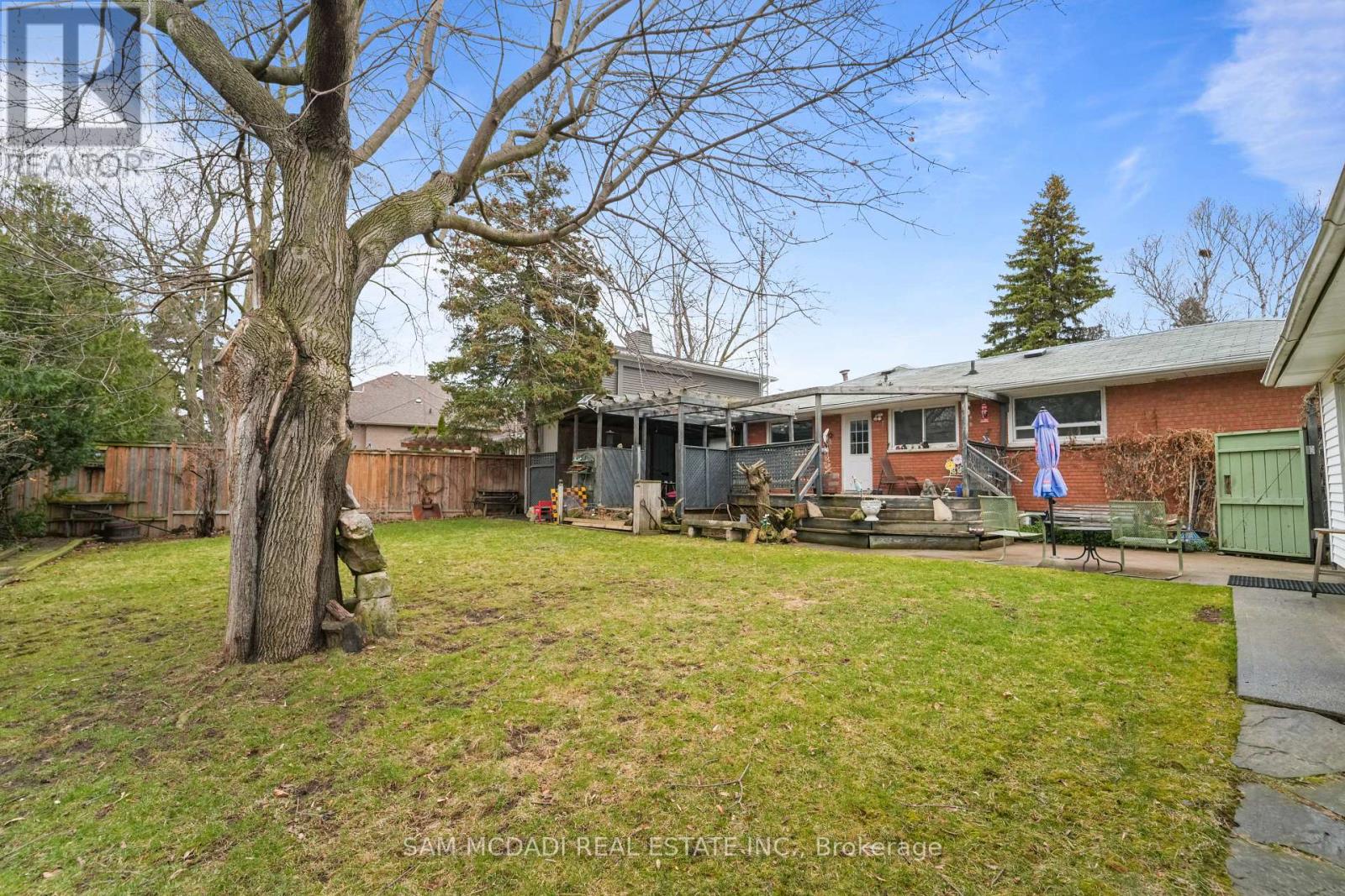 2470 Meadowood Crescent, Oakville, Ontario  L6L 1V6 - Photo 15 - W12951034