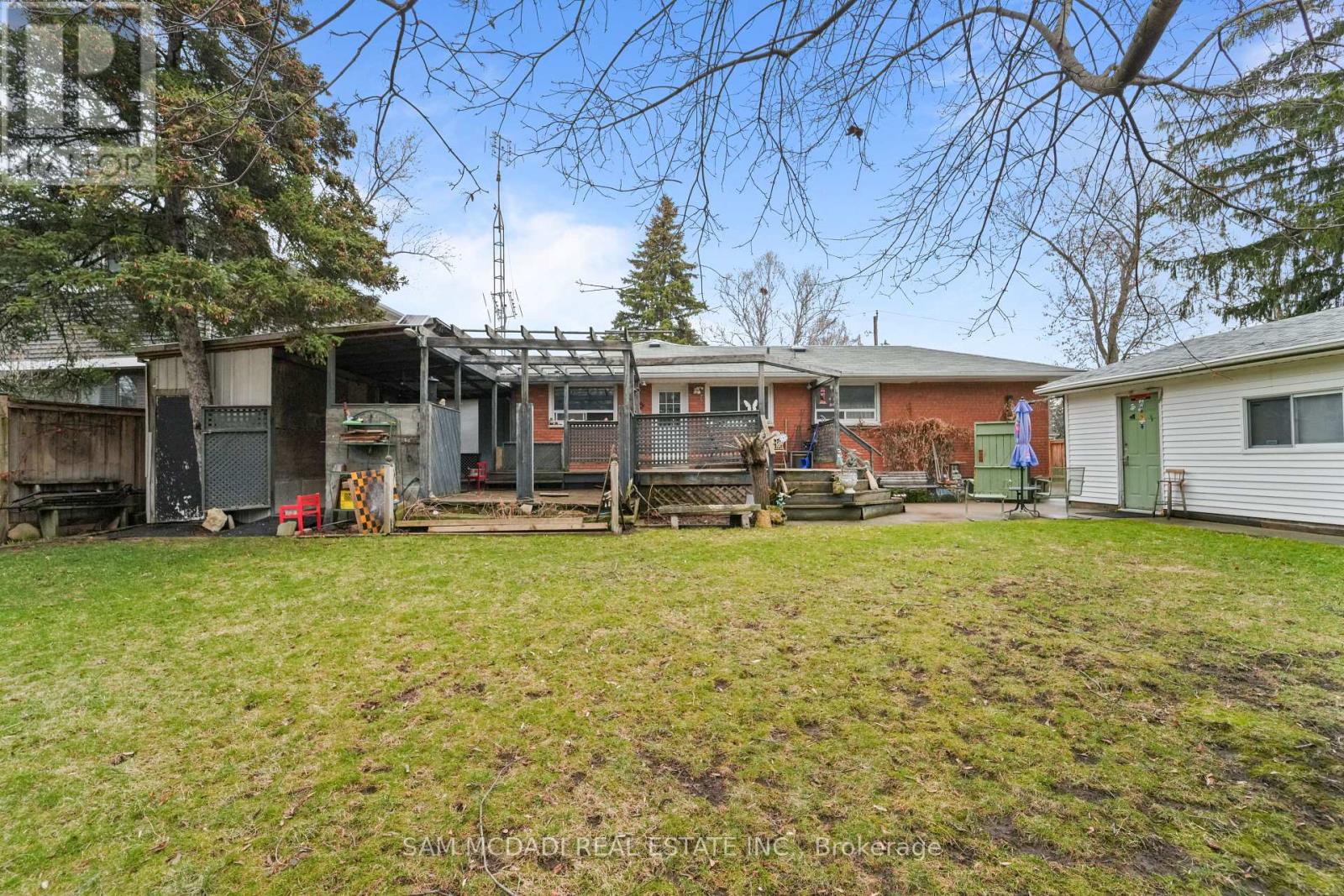 2470 Meadowood Crescent, Oakville, Ontario  L6L 1V6 - Photo 16 - W12951034