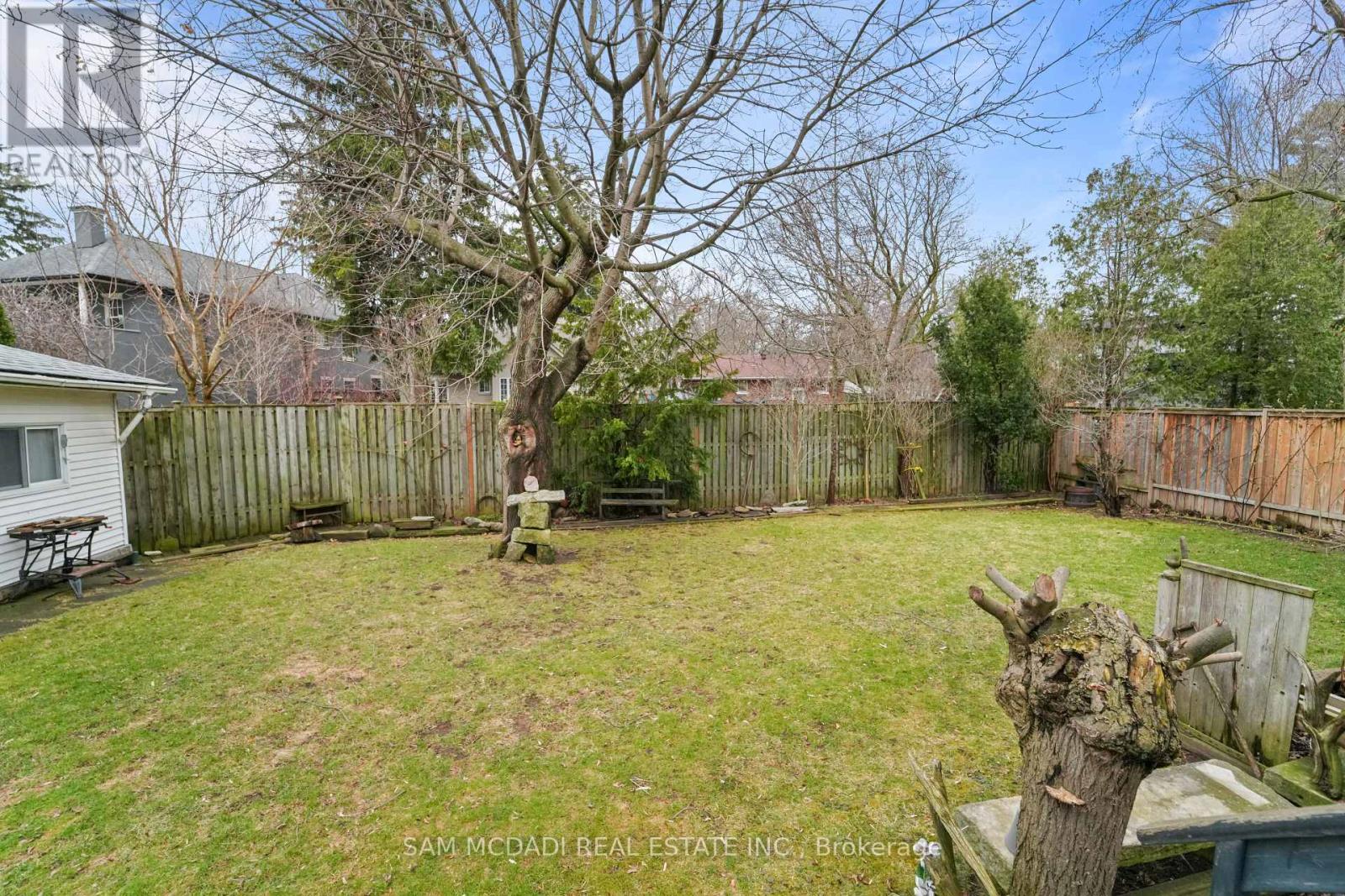 2470 Meadowood Crescent, Oakville, Ontario  L6L 1V6 - Photo 19 - W12951034