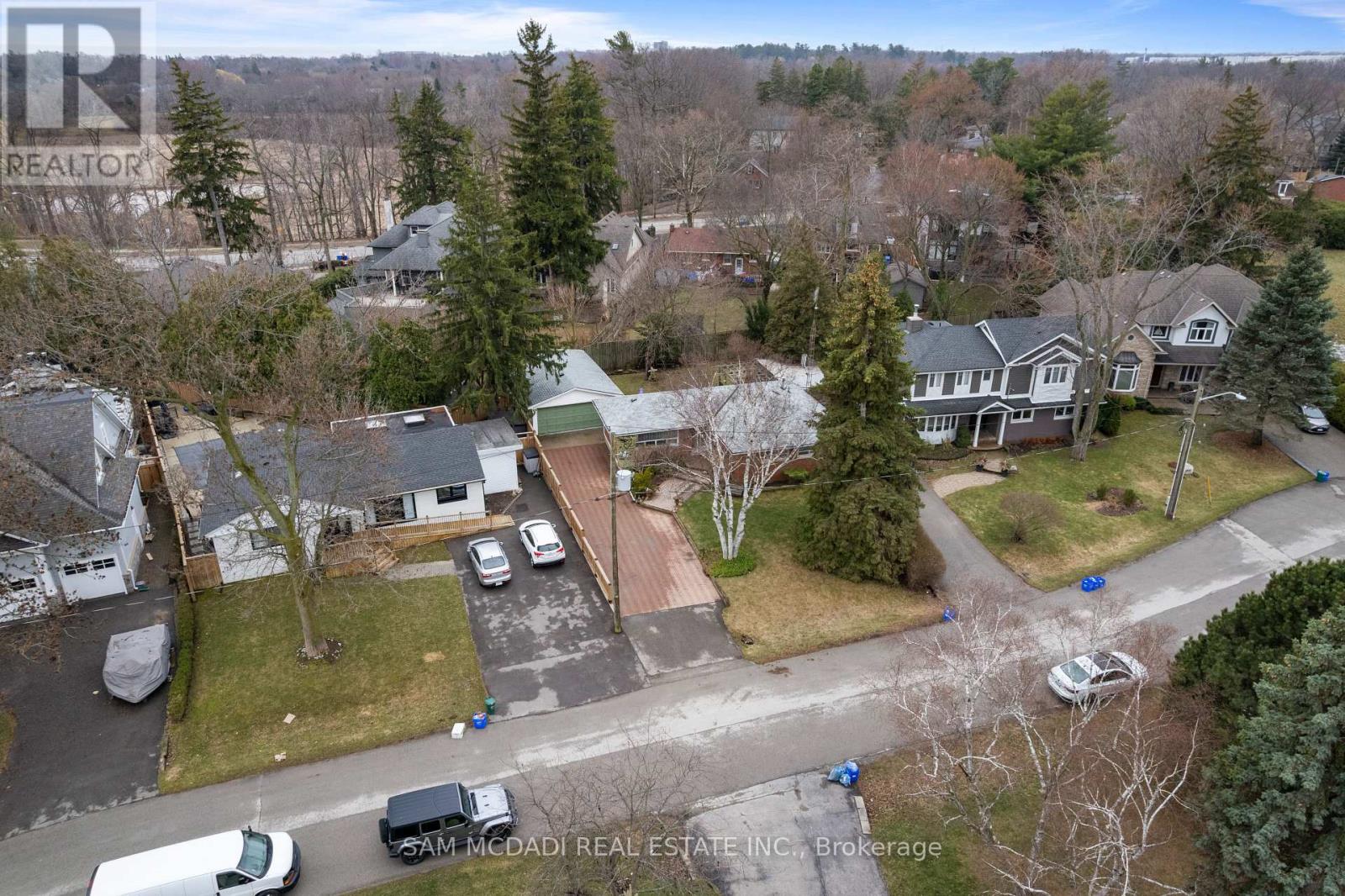 2470 Meadowood Crescent, Oakville, Ontario  L6L 1V6 - Photo 24 - W12951034