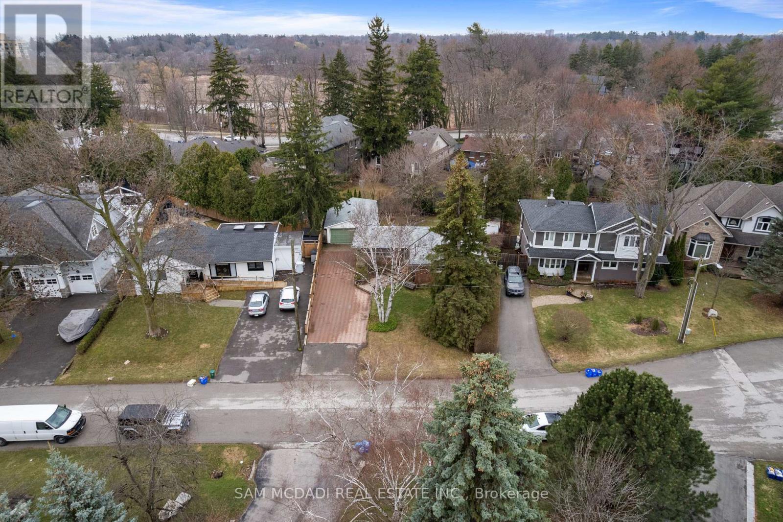 2470 Meadowood Crescent, Oakville, Ontario  L6L 1V6 - Photo 25 - W12951034