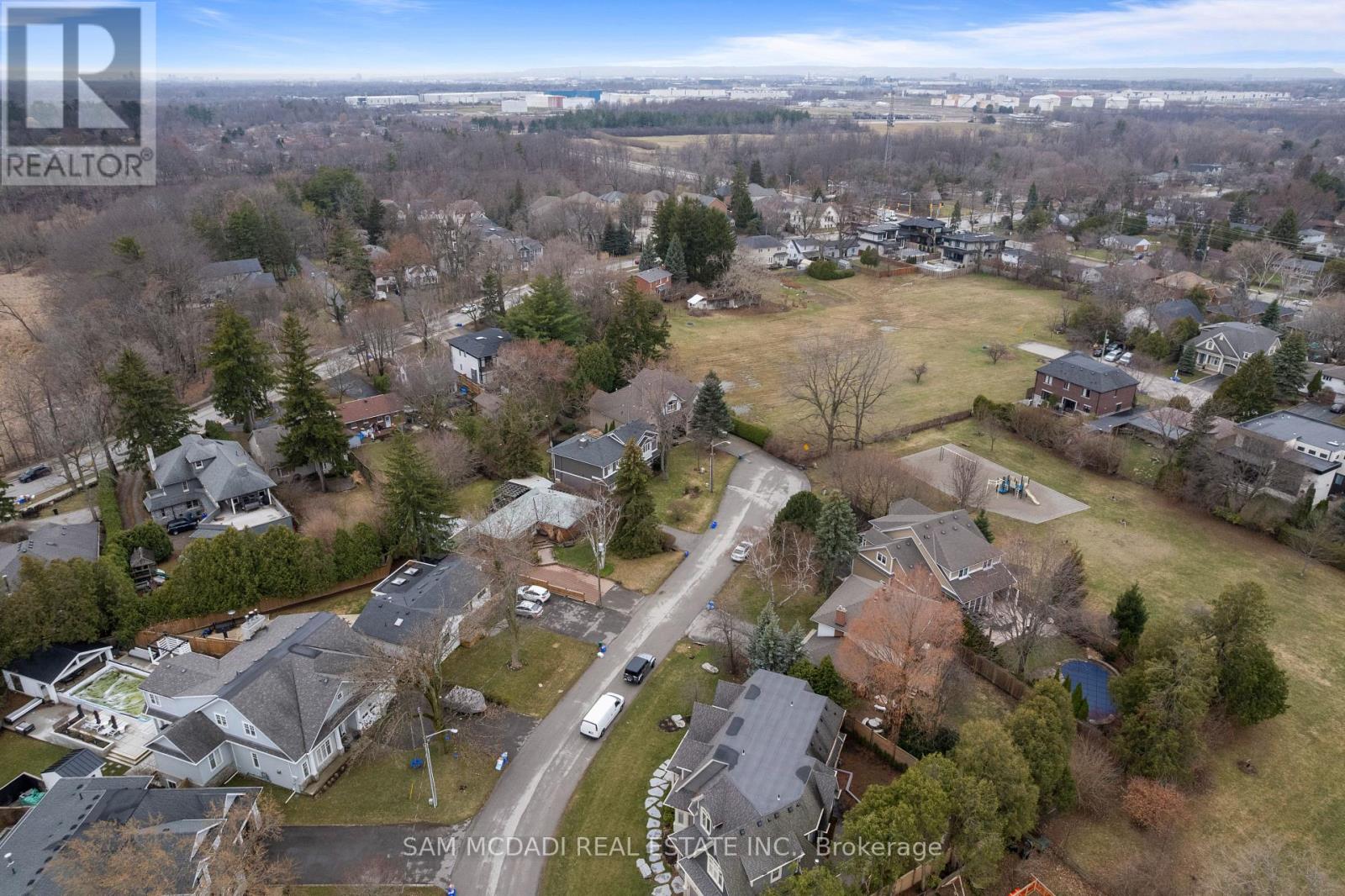 2470 Meadowood Crescent, Oakville, Ontario  L6L 1V6 - Photo 26 - W12951034