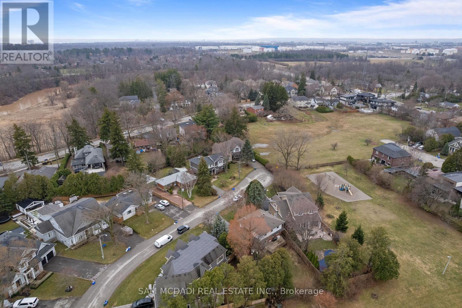 2470 Meadowood Crescent, Oakville, Ontario  L6L 1V6 - Photo 27 - W12951034