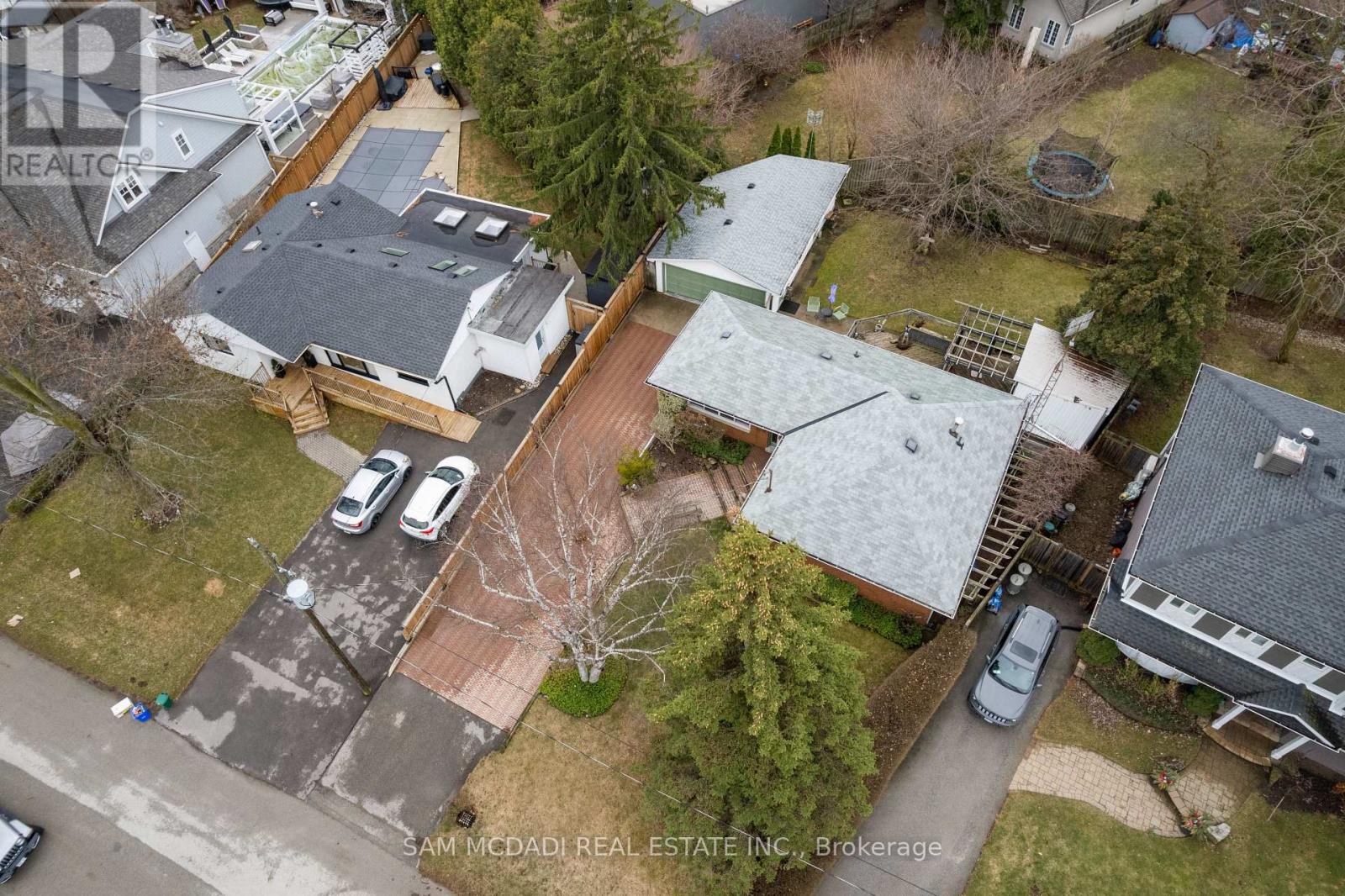 2470 Meadowood Crescent, Oakville, Ontario  L6L 1V6 - Photo 32 - W12951034