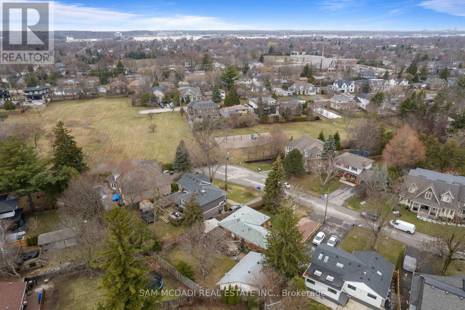 2470 Meadowood Crescent, Oakville, Ontario  L6L 1V6 - Photo 33 - W12951034