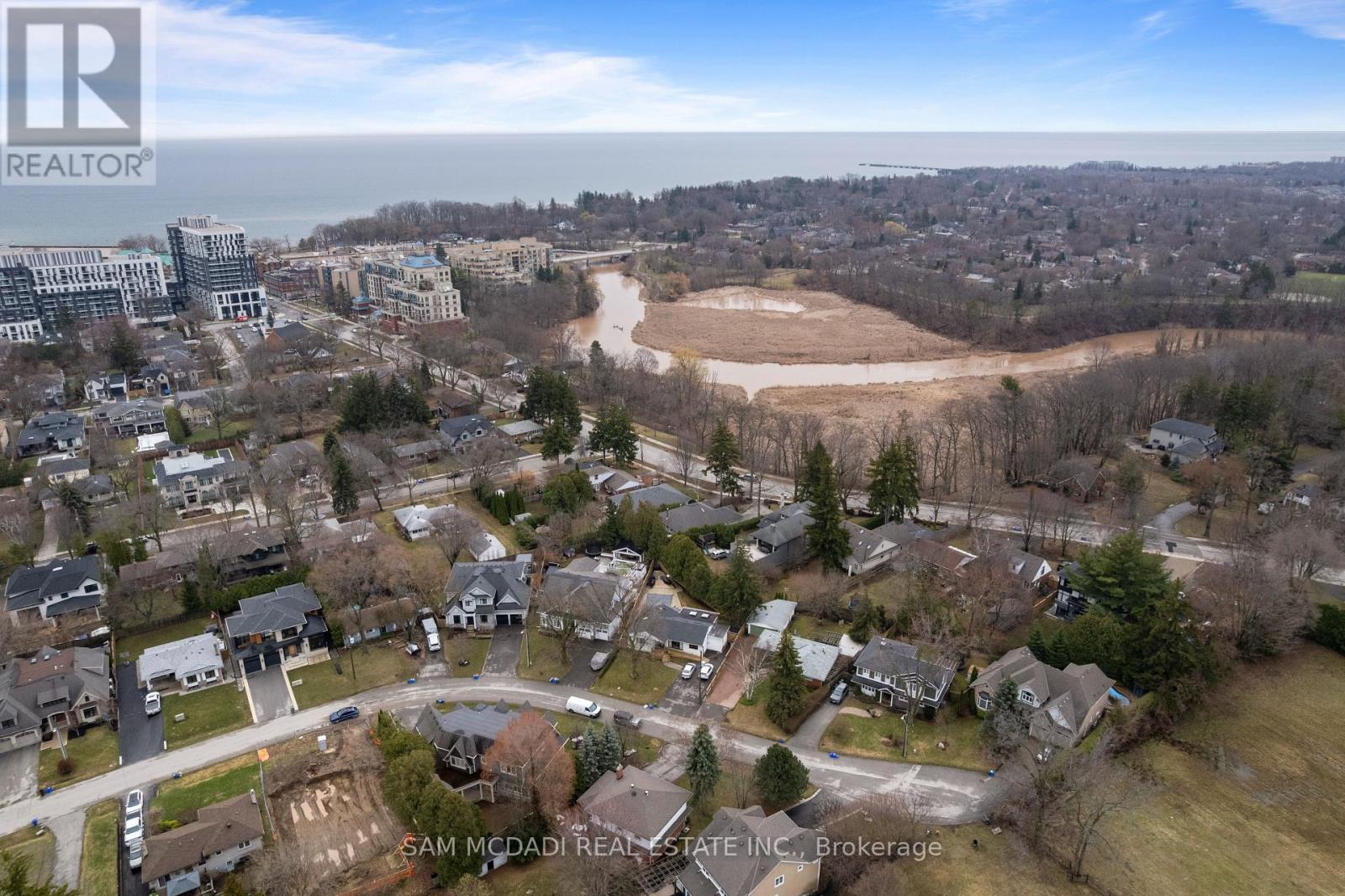 2470 Meadowood Crescent, Oakville, Ontario  L6L 1V6 - Photo 35 - W12951034