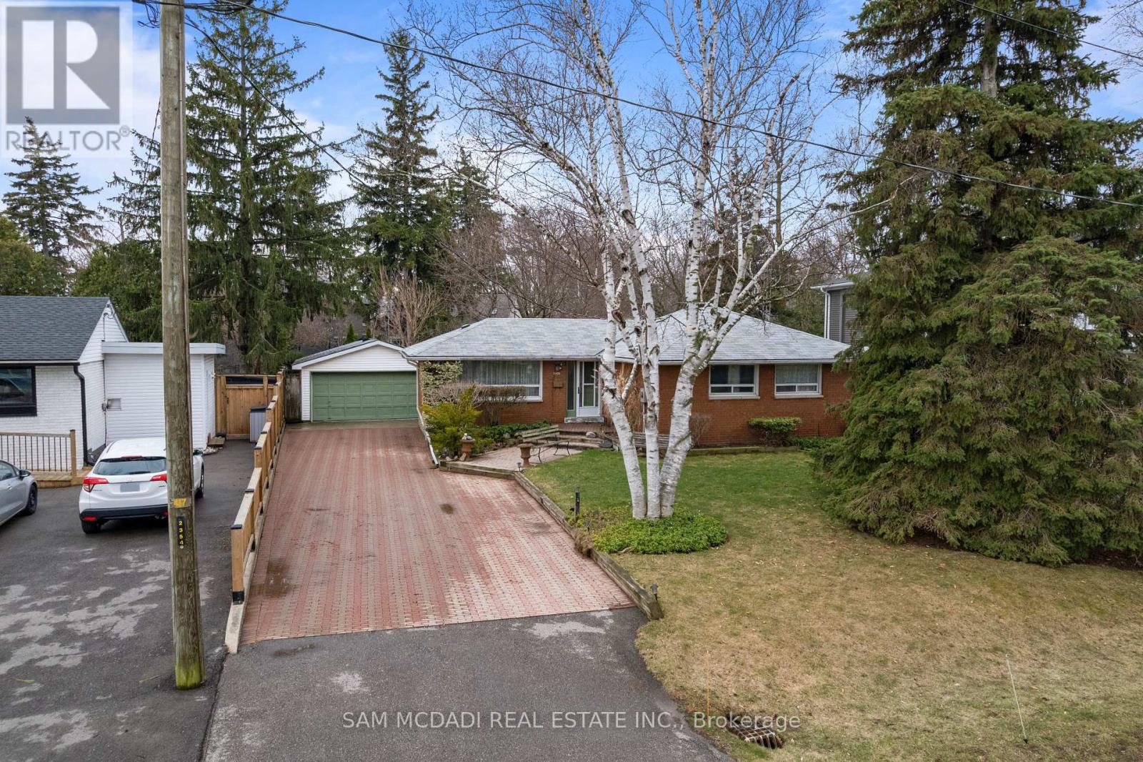 2470 Meadowood Crescent, Oakville, Ontario  L6L 1V6 - Photo 6 - W12951034