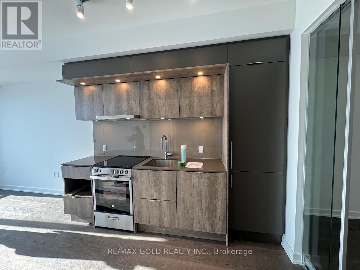 3412 - 448 Burnhamthorpe Road W, Mississauga, Ontario  L5B 0R4 - Photo 2 - W12951046