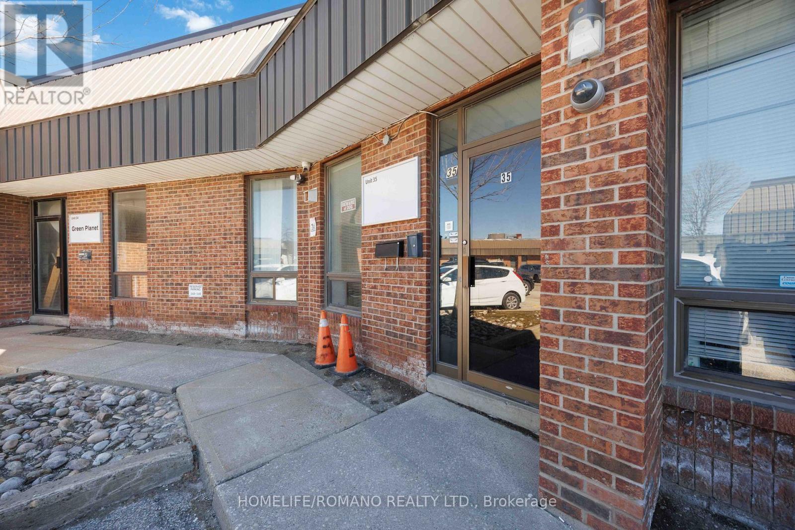 35 - 101 Toro Road, Toronto, Ontario  M3J 2Z1 - Photo 4 - W12951052