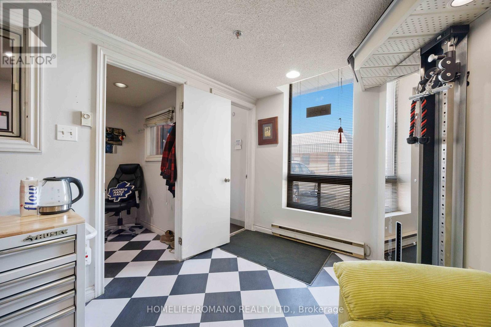 35 - 101 Toro Road, Toronto, Ontario  M3J 2Z1 - Photo 6 - W12951052